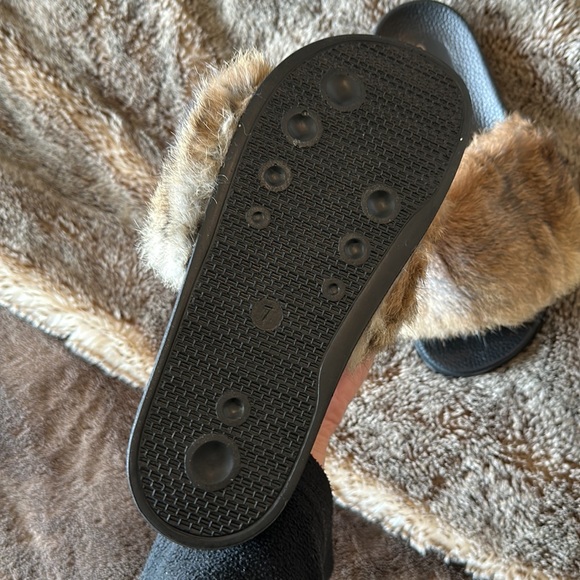 Authentic fur slides size 7 - Picture 4 of 4